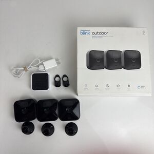 *PARTS ONLY* Blink 3rd Generation Indoor/Outdoor Camera Kit BCM00400U REGISTERED